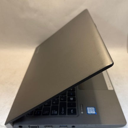 中古東芝R63/DN core i5-8250メモリ8GB/SSD 256GB Win1