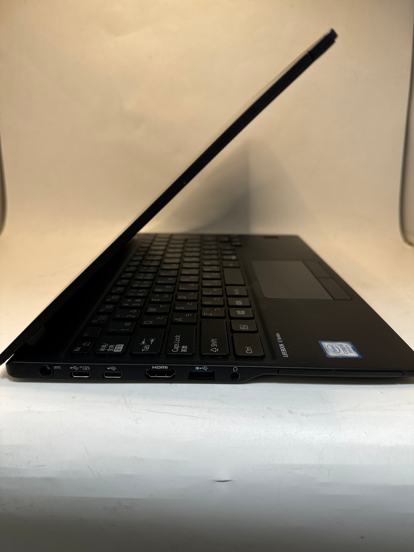 富士通 LIFEBOOK U939/C-core-i5-8265U/8GB/256GB