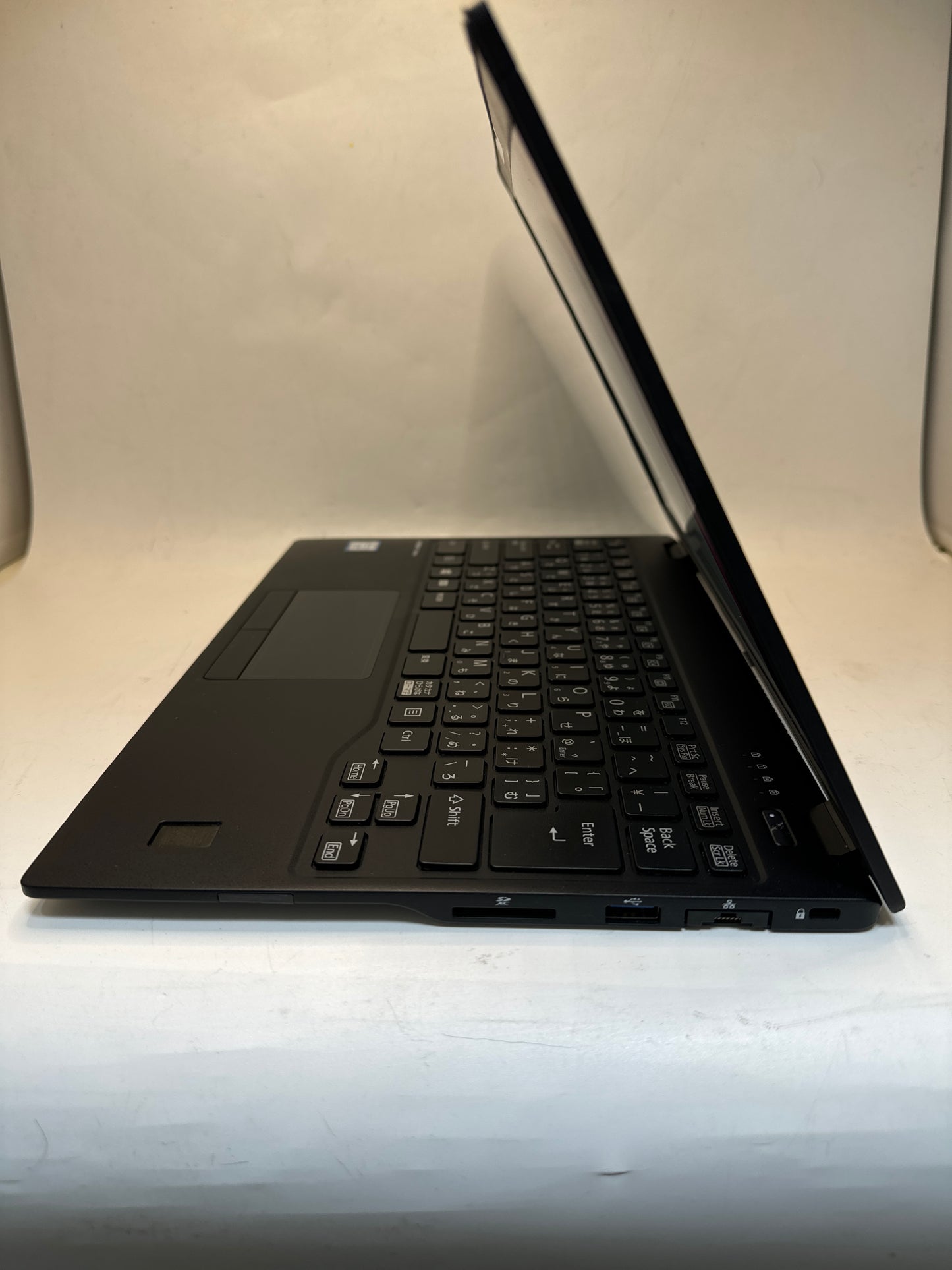 富士通 LIFEBOOK U939/C-core-i5-8265U/8GB/256GB