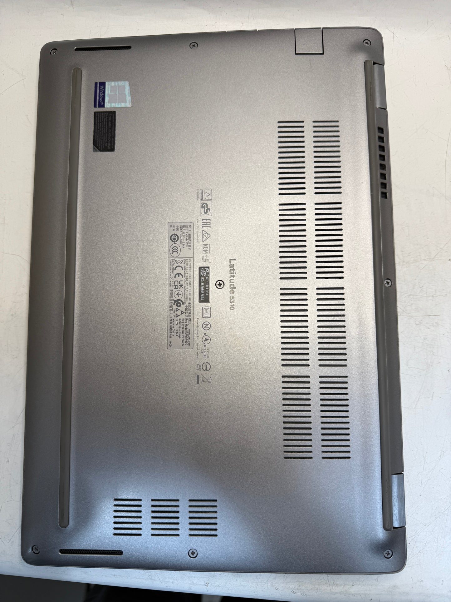 DELL 3510 core i5-10310/16/512 タッチパネル　LTE モデル