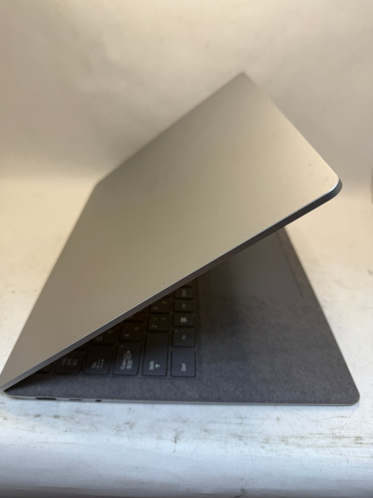 美品Surface laptop 5 core i5-1235Uメモリ8GBSSD 512GB